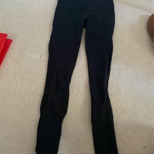 Black Leggings with Mesh Detail Behind Knee